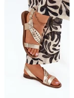 Dámské kožené sandály na plochém podpatku Zazoo model 21704070 zlaté - Boto Dámské kožené sandály na plochém podpatku Zazoo model 21704070 zlaté - Boto