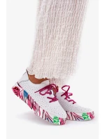 Dámské kožené tenisky na vzorované platformě Vinceza – bílé Dámské kožené tenisky na vzorované platformě Vinceza – bílé