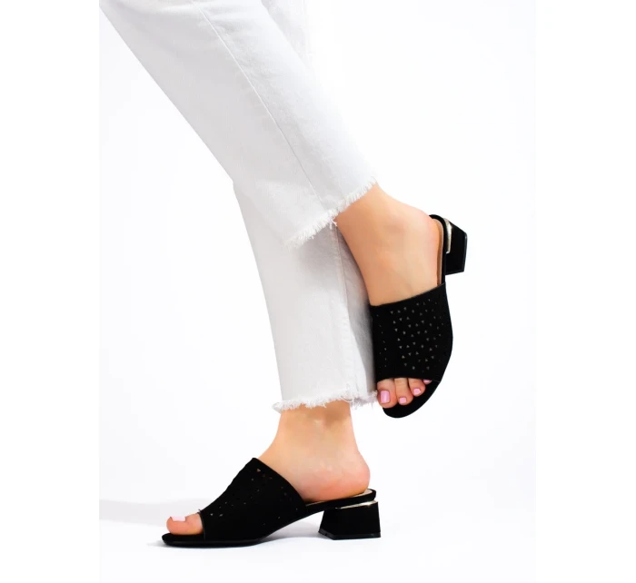 Trendy černé dámské  nazouváky na širokém podpatku