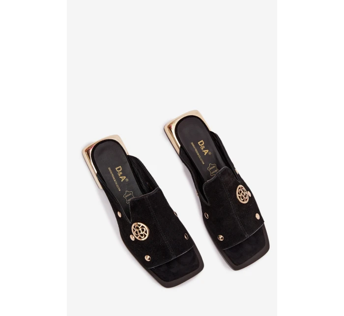 Semišové pantofle se zlatými ozdobami D&A CR61-3061 Černé