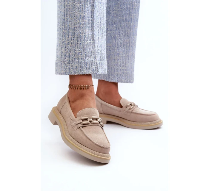 Dámské semišové mokasíny na plochém podpatku s ozdobou D&A béžová Dámské semišové mokasíny na plochém podpatku s ozdobou D&A béžová