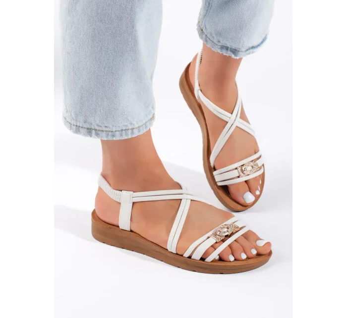 Zajímavé bílé sandály dámské bez podpatku Zajímavé bílé sandály dámské bez podpatku