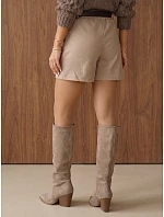 Elegantní dámské šortky s páskem, béžové, FashionStreet SY0595 Elegantní dámské šortky s páskem, béžové, FashionStreet SY0595