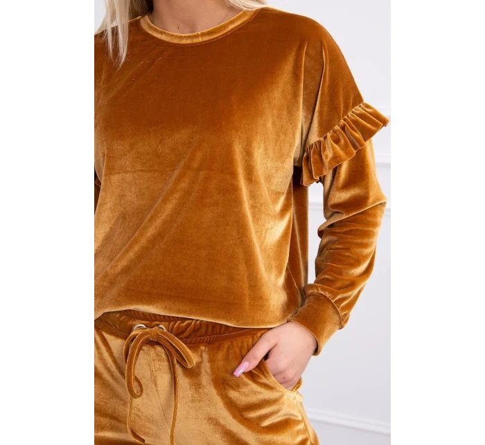 Velurová souprava s volánky velbloud