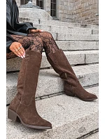 Dámské kožené semišové kozačky na nízkém podpatku, zateplené Big Star model 22386445 Hnědé - Big Star Shoes Dámské kožené semišové kozačky na nízkém podpatku, zateplené Big Star model 22386445 Hnědé - Big Star Shoes