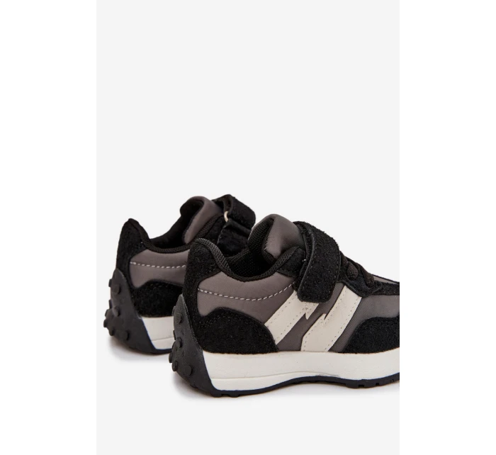 Dětské sportovní boty na suchý zip Miranda – černé Dětské sportovní boty na suchý zip Miranda – černé