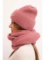 Dámská souprava s čepicí a šálou z měkké pleteniny tmavě pudrově růžová Dámská souprava s čepicí a šálou z měkké pleteniny tmavě pudrově růžová