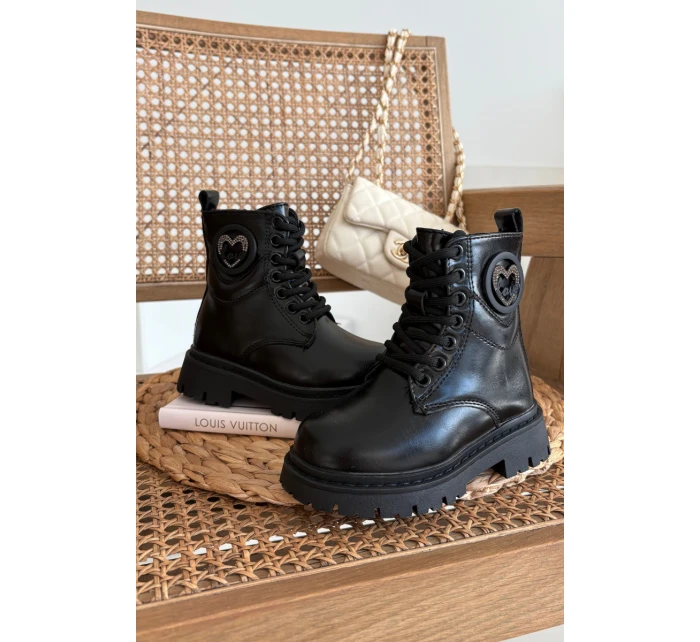 Dívčí členkové boty s teplou podšívkou s ozdobou LOVE Černé Rosaira