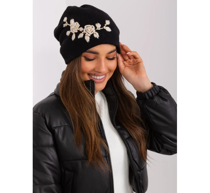 Čepice AT CZ 2329 1.85 černá a béžová Čepice AT CZ 2329 1.85 černá a béžová