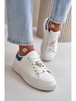 Nízké tenisky z eko kůže s odznaky bílo-modré Cillione Nízké tenisky z eko kůže s odznaky bílo-modré Cillione