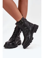 Dámské kožené boty Artiker – černé, s efektem mačkání a přezkou Dámské kožené boty Artiker – černé, s efektem mačkání a přezkou