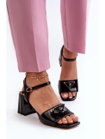 Elegantní Lakované Sandály Na Podpatku Černé D&A MR38-660 Elegantní Lakované Sandály Na Podpatku Černé D&A MR38-660