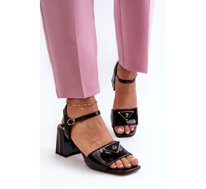 Elegantní Lakované Sandály Na Podpatku Černé D&A MR38-660 Elegantní Lakované Sandály Na Podpatku Černé D&A MR38-660