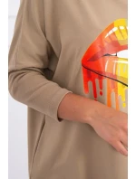 Oversize halenka s potiskem duhových rtů camel
