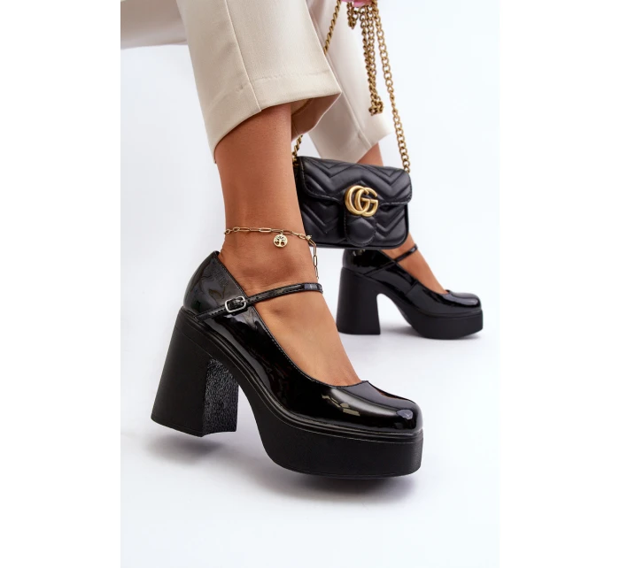 Dámské lakované polobotky na platformě a sloupku Big Star model 21653928 černé - Big Star Shoes