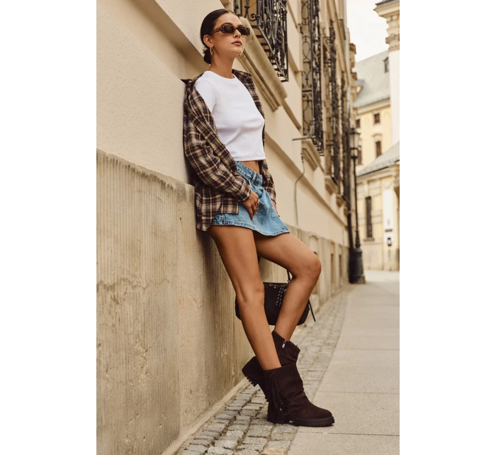 Zateplené dámské kotníkové boty s třásněmi a na ploché podrážce čokoládové model 21709285 - Boto Zateplené dámské kotníkové boty s třásněmi a na ploché podrážce čokoládové model 21709285 - Boto