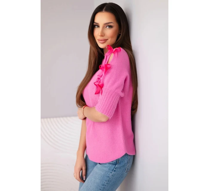 Dámský svetr s krátkým rukávem a ozdobnými mašlemi růžový