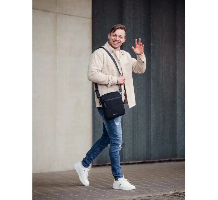 Pánská crossbody taška Vuch Tate Black Pánská crossbody taška Vuch Tate Black