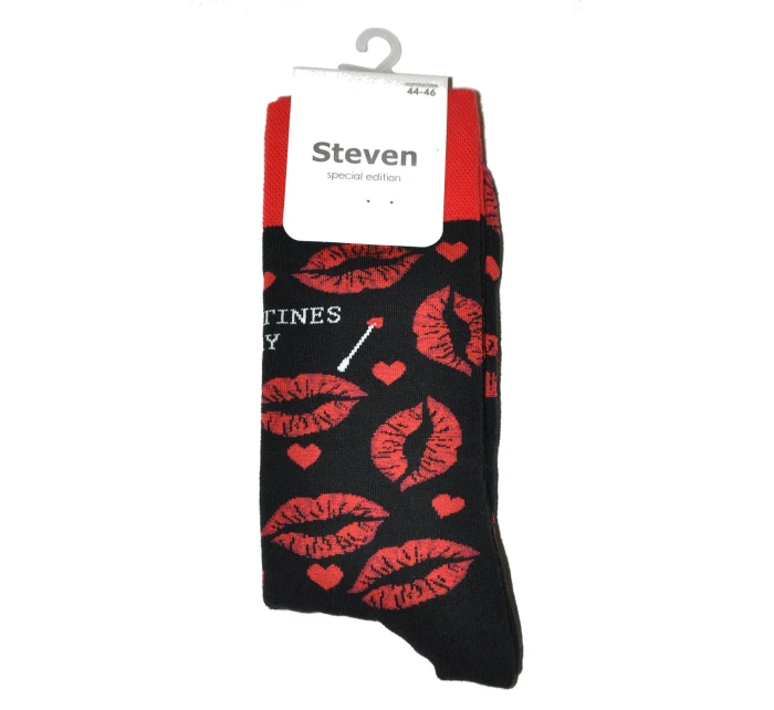 Vzorované pánské ponožky Steven art.136 Srdíčka