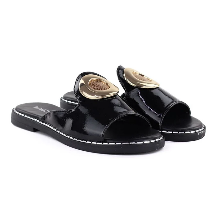 Dámské černé lakované žabky s ozdobou M.Daszynski model 22072506