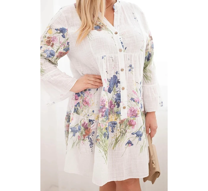 Dámské bavlněné šaty Plus Size s výstřihem do V a s knoflíky v květinovém vzoru bílá