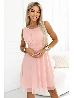 676-2 Svatební šaty s tylovou vrstvou a zvýrazněným pasem - broskvová barva