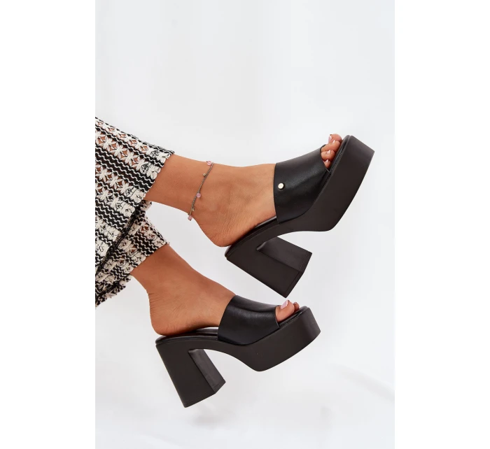 Dámské Pantofle Z Eko Kůže Na Podpatku A Platformě Černé Tamirella Dámské Pantofle Z Eko Kůže Na Podpatku A Platformě Černé Tamirella