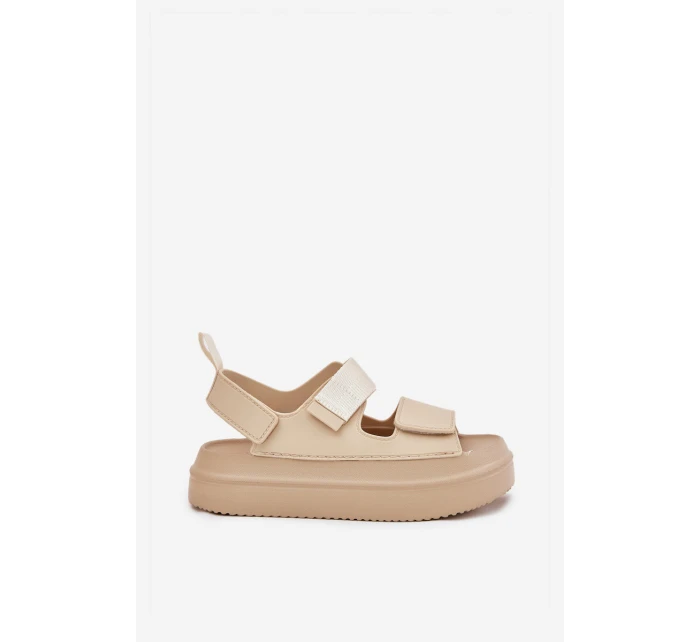 Dámské sandály na platformě se suchým zipem béžové model 21696233 - Boto Dámské sandály na platformě se suchým zipem béžové model 21696233 - Boto