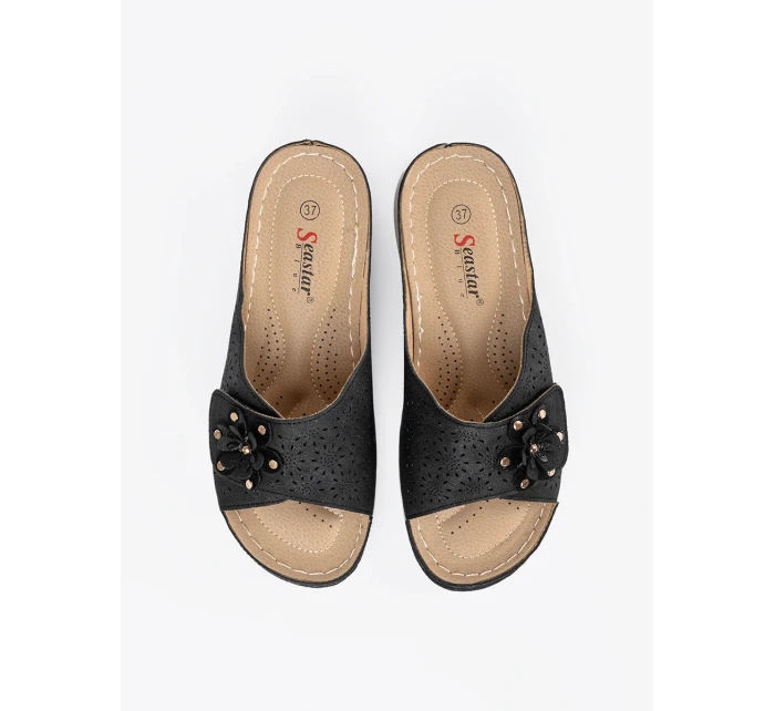 Pohodlné dámské  nazouváky černé na plochém podpatku