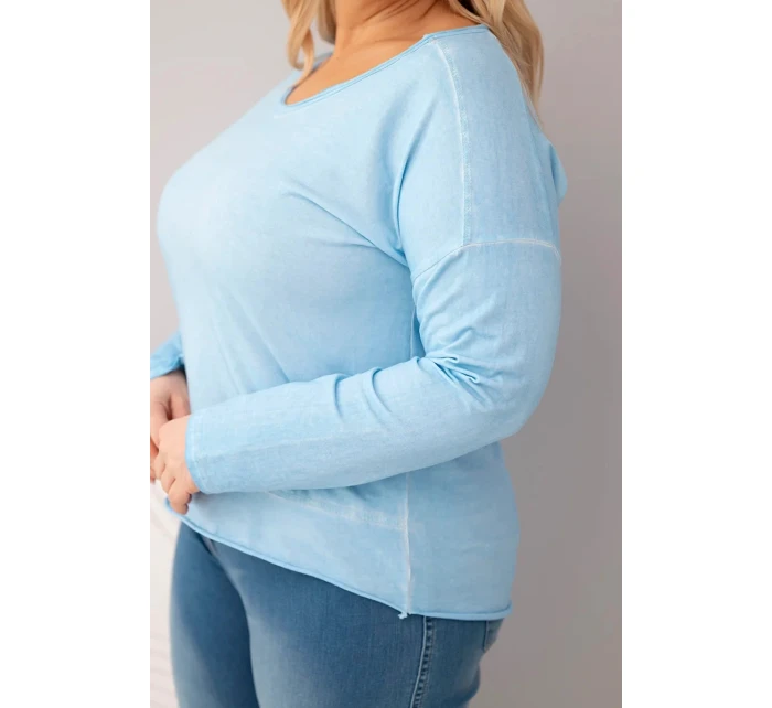 Dámská blůza Plus Size s výstřihem do V a delším zadním dílem modrá Dámská blůza Plus Size s výstřihem do V a delším zadním dílem modrá