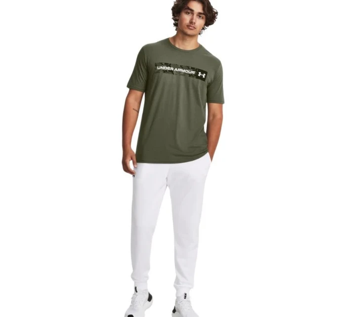 Under Armour Camo Chest Stripe T-shirt M 1376830 390 pánské Under Armour Camo Chest Stripe T-shirt M 1376830 390 pánské