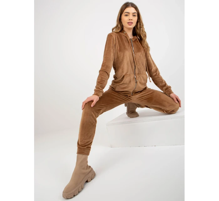 Souprava RV KMPL 6087 2.14 velbloudů