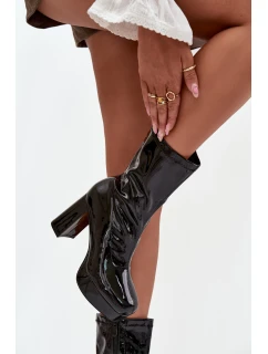 Dámské lakované boty Calvessa – černé, na platformě a sloupkovém podpatku