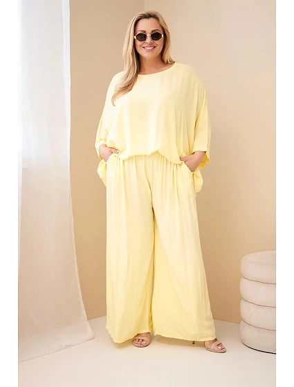 Dámský komplet Plus Size z viskózy se širokými kalhotami a halenkou žlutý
