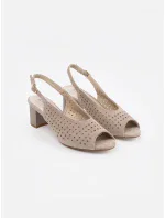 Jedinečné hnědé dámské  sandály na širokém podpatku