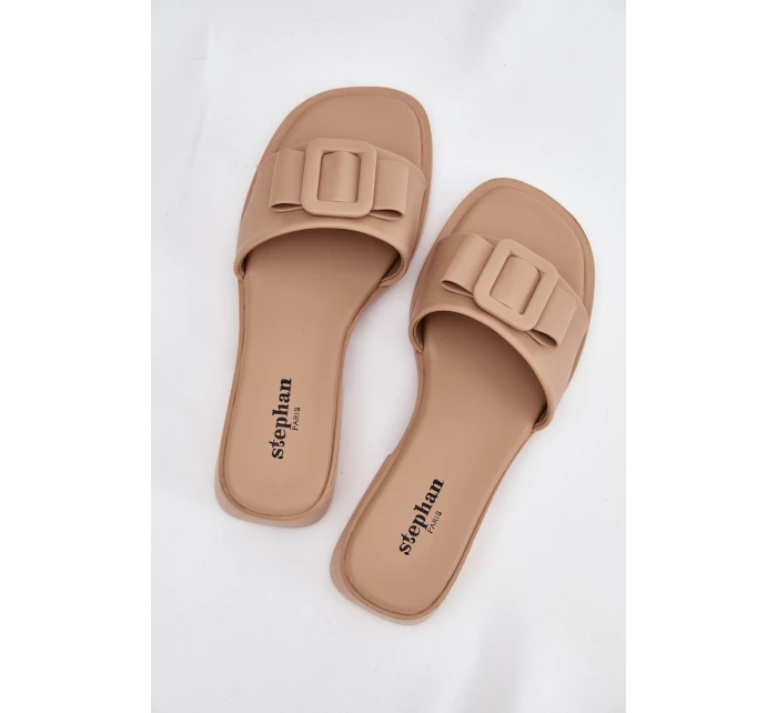 Dámské pantofle na nízkém podpatku s přezkou béžové Melivra