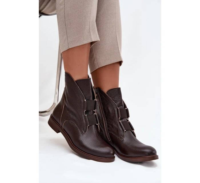 Dámské kotníkové boty z přírodní kůže na plochém podpatku Zazoo – čokoládové Dámské kotníkové boty z přírodní kůže na plochém podpatku Zazoo – čokoládové