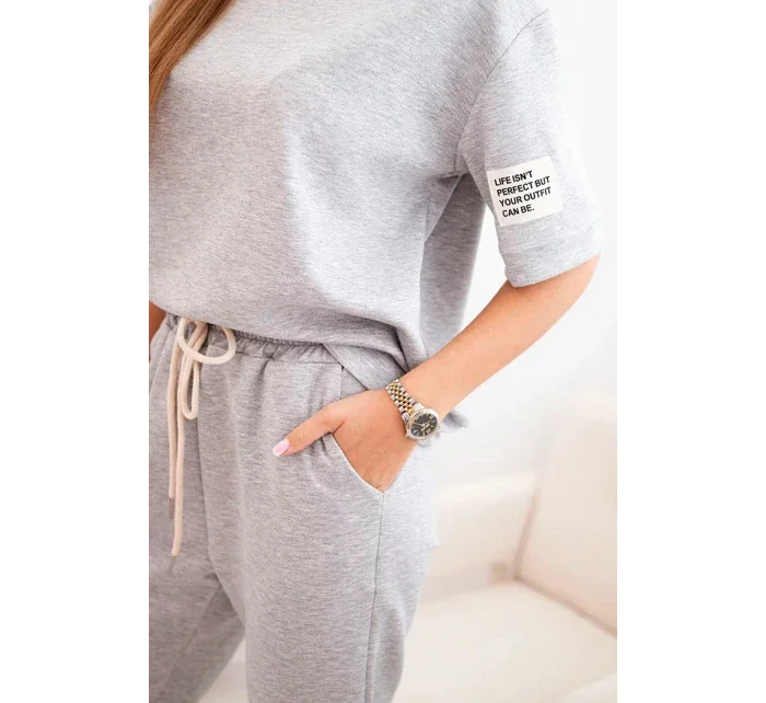 Dámský viskózový komplet s krátkým rukávem a nohavicemi šedý