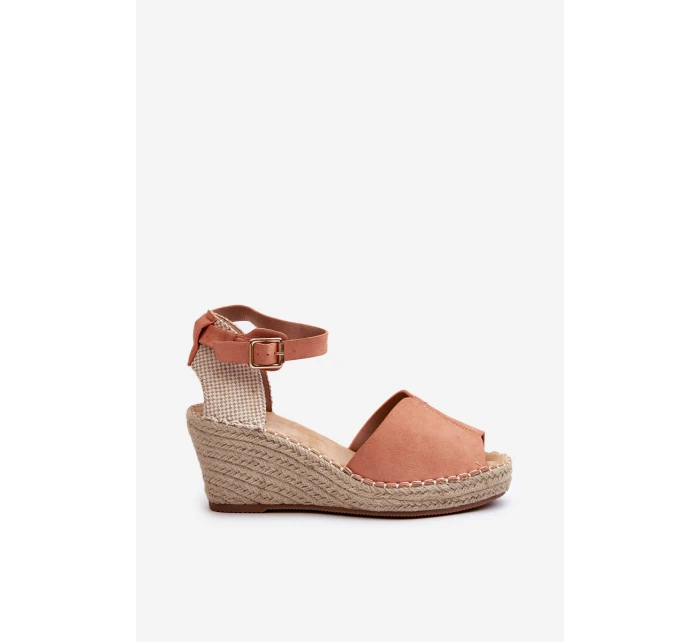 Pohodlné dámské sandály na klínu Světle růžová model 21585415 - EVENTO Pohodlné dámské sandály na klínu Světle růžová model 21585415 - EVENTO