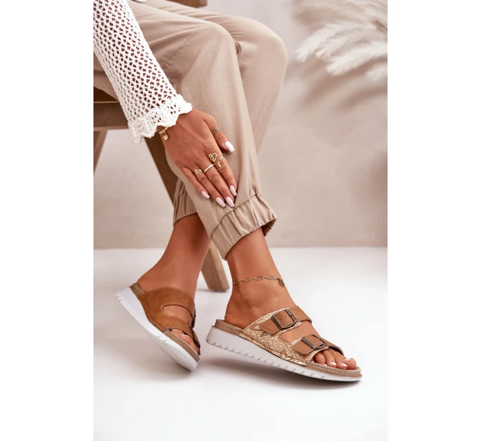 Dámské Pohodlné Sandały S Přezkami Hnědé model 21667972 - Inblu