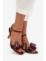 Lakované sandály na podpatku s mašlí čokoládové Noliva Lakované sandály na podpatku s mašlí čokoládové Noliva