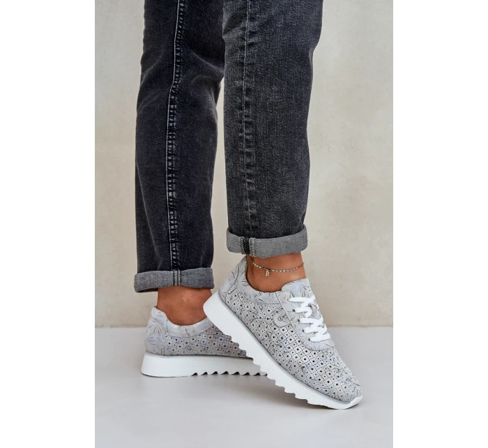 Semišové Vzorované Sportovní Boty Na Platformě S Leskem D&A LR51-635 Stříbrné Semišové Vzorované Sportovní Boty Na Platformě S Leskem D&A LR51-635 Stříbrné