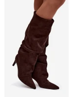 kozačky na jehlovém podpatku z eko semiše vyhřívané čokoládové model 21757792 - Boto