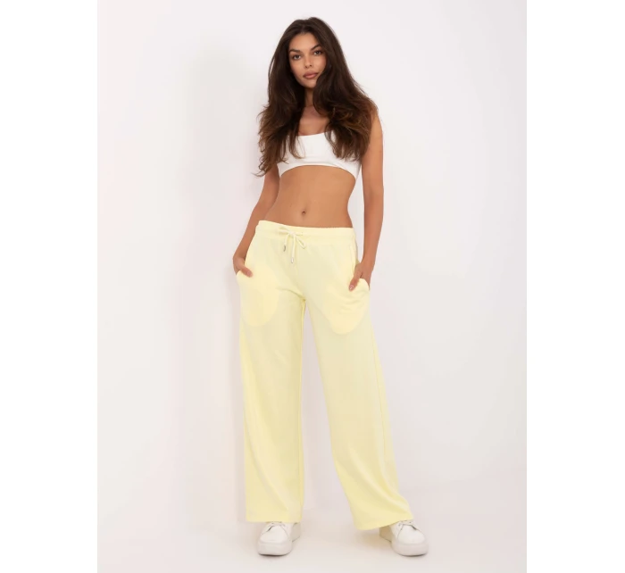 Spodnie RV DR model 21295497 jasny żółty - FPrice Spodnie RV DR model 21295497 jasny żółty - FPrice
