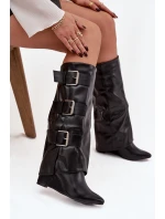 Dámské kozačky na platformě s lemem a přezkami Černé model 21747887 - Boto Dámské kozačky na platformě s lemem a přezkami Černé model 21747887 - Boto