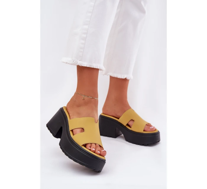 Dámské Pantofle Na Platformě A Podpatku Žluté model 21687111 - Boto Dámské Pantofle Na Platformě A Podpatku Žluté model 21687111 - Boto