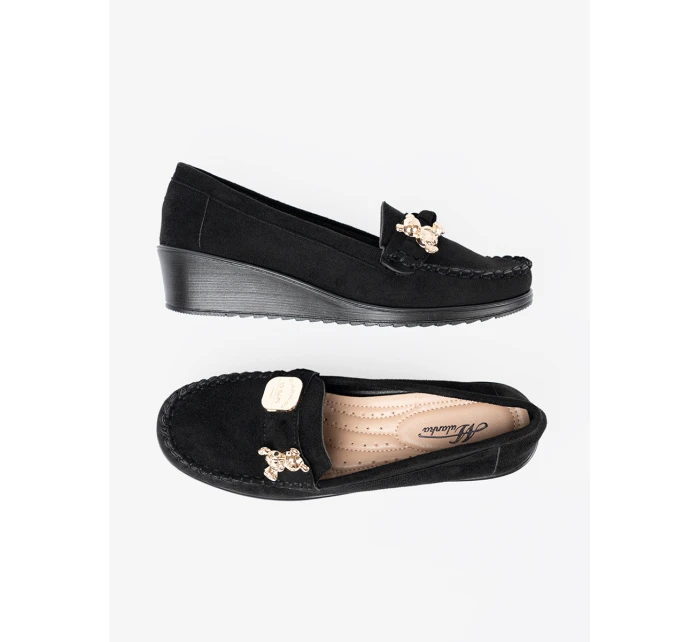 Zajímavé dámské černé  polobotky na klínku