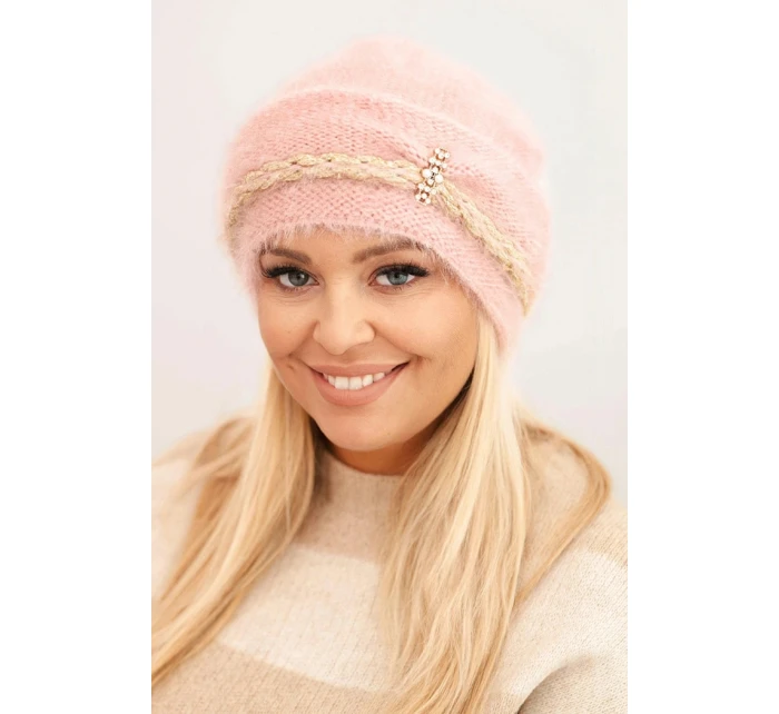 Dámská zimní čepice model 21441682 s perlami a ozdobným vzorem tmavě pudrově růžová - K-Fashion
