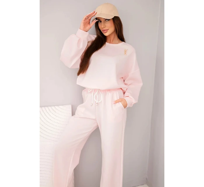 Dámský komplet máslová mikina s broží a kalhoty s rovnými nohavicemi pudrově růžová