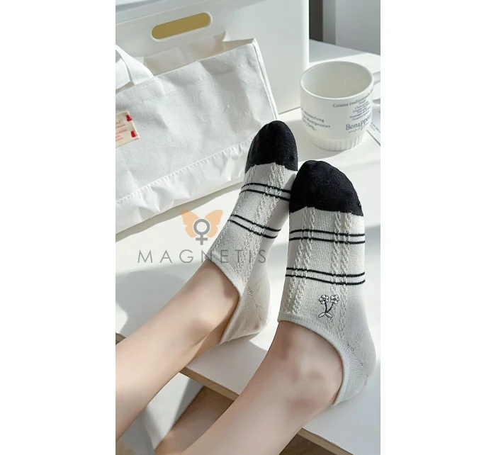 baleríny model 22021228 - Magnetis